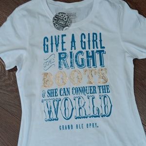 NWT GRAND OLE OPRY women's tshirt.  #5425